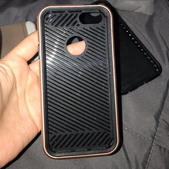 Iphone se cover - Picture 2 of 2